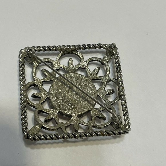 Vintage Sarah Coventry Silver Tone Square Pin Red Orange Stone Brooch Open Work - Picture 3 of 7